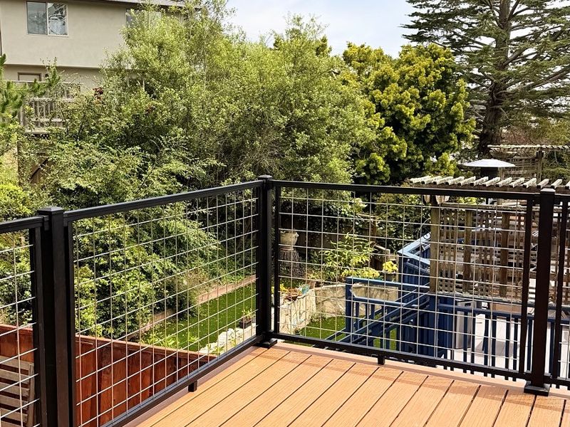 Elevated deck, Half Moon Bay, built by MS Construction and Services with Trex boards