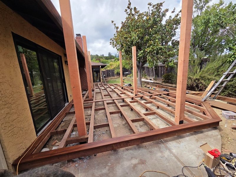 Pergola posts set in the frame