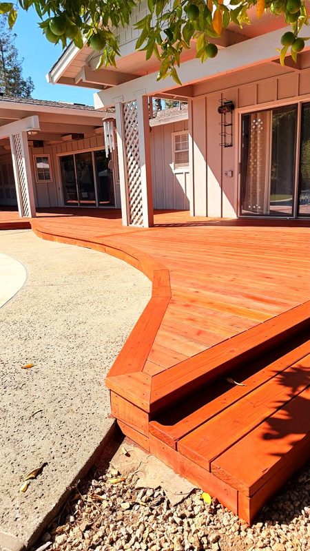 Step detail at the pool side