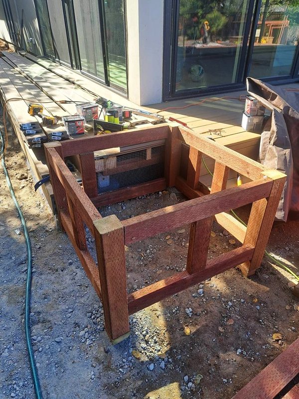 Frame for the equipment enclosure