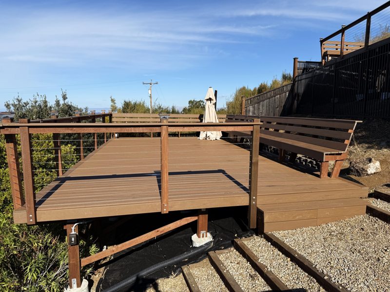 Los Gatos — Multi-level hillside deck with built-in benches