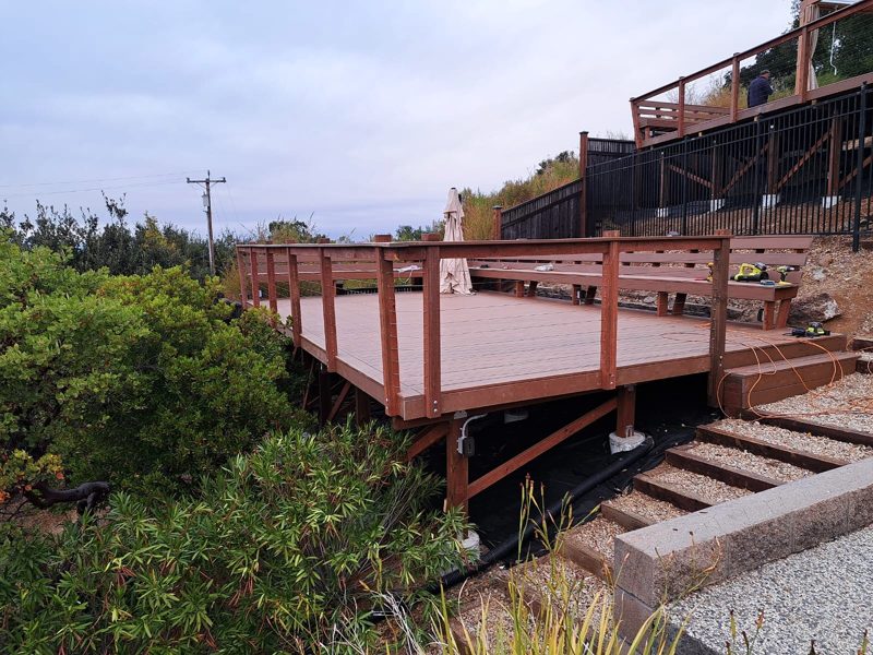 Railing side