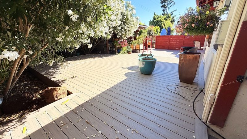 Clean edge along the planting bed