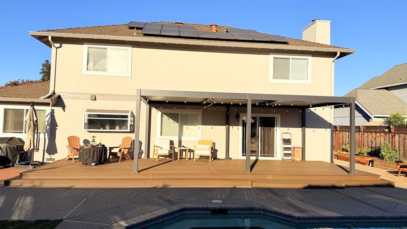 Morgan Hill — Composite deck with a louvered aluminum pergola